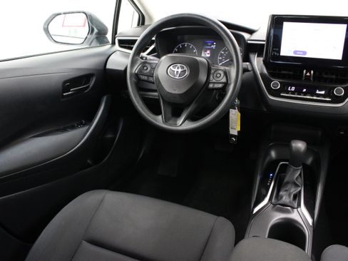 Certified 2025 Toyota Corolla LE FWD image 27
