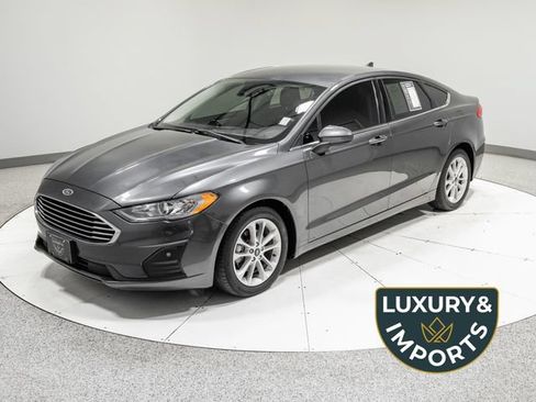 Used 2020 Ford Fusion SE FWD image 1