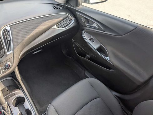 Used 2020 Chevrolet Malibu LT FWD image 15