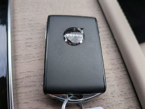 New 2026 Volvo XC90 B6 Plus image 28