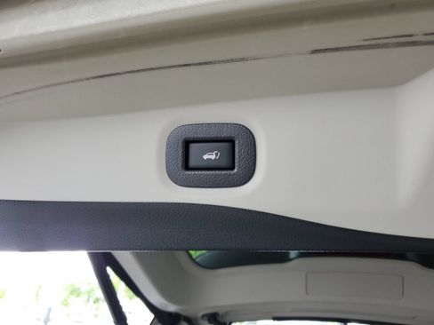 Used 2019 Nissan Rogue SV FWD image 10