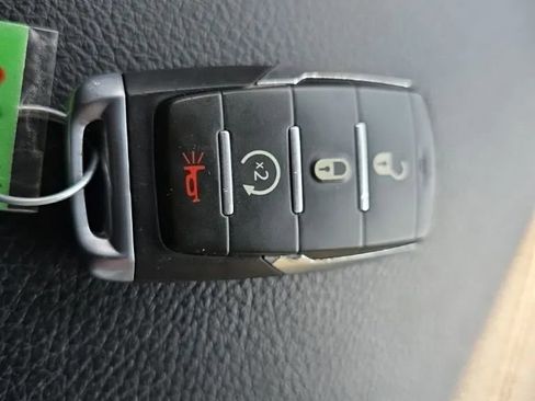 Used 2020 RAM 1500 Big Horn AWD/4WD image 32