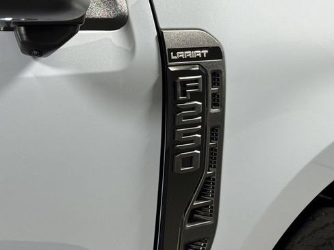 New 2026 Ford F250 Lariat w/ Black Appearance Package AWD/4WD image 17