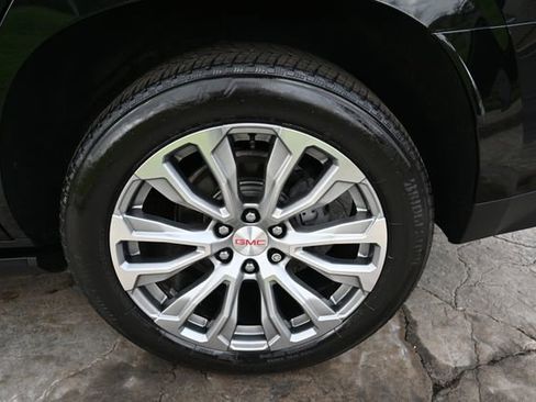 Used 2021 GMC Yukon Denali w/ Denali Ultimate Package image 13