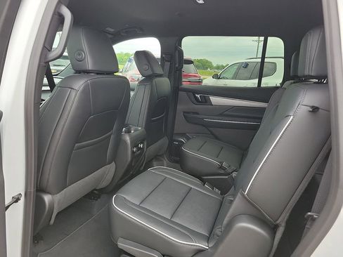 New 2026 Buick Enclave Preferred image 11