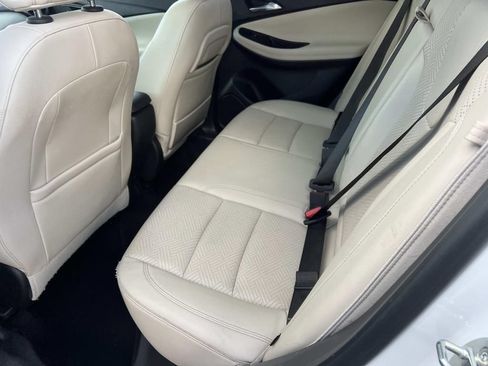 Used 2020 Buick Encore GX Essence w/ Experience Buick Package AWD/4WD image 11