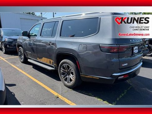 Used 2024 Jeep Wagoneer L Series II w/ Flexible Seating Group AWD/4WD image 7