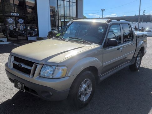 Used 2003 Ford Explorer Sport Trac XLT image 2