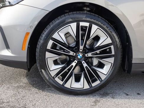 New 2026 BMW 530i xDrive w/ Premium Package image 5