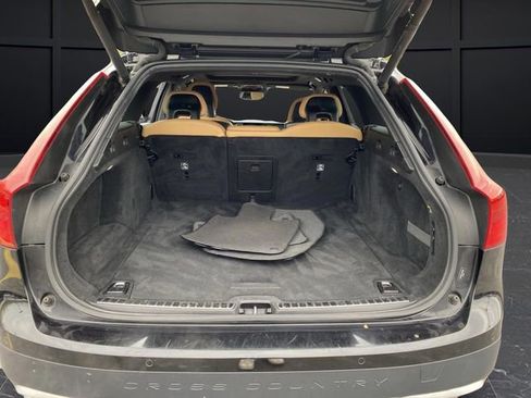Used 2018 Volvo V90 T6 Cross Country w/ Protection Package image 16