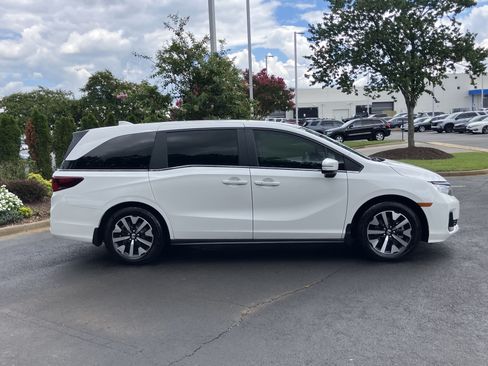 Certified 2026 Honda Odyssey EX-L image 11
