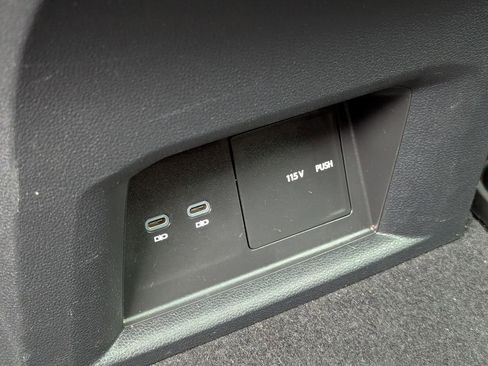 Used 2023 Volkswagen Atlas SEL AWD/4WD image 26
