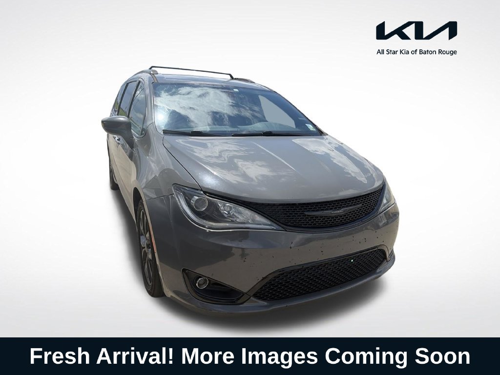 Used 2020 Chrysler Pacifica Touring-L FWD 360° Tour