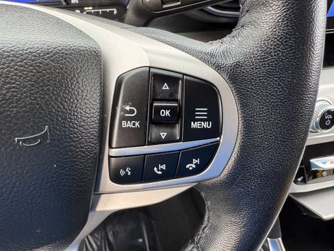 Used 2022 Ford Explorer XLT w/ Equipment Group 202A AWD/4WD image 25