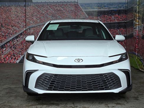 Certified 2026 Toyota Camry SE FWD image 3