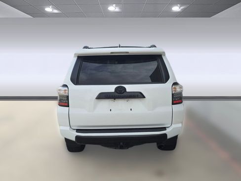 Used 2024 Toyota 4Runner TRD Off-Road Premium image 10