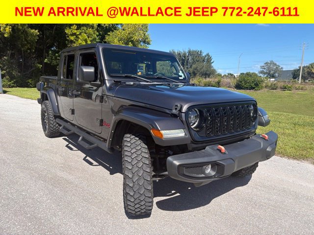 Used 2024 Jeep Gladiator Sport AWD/4WD image 1