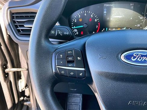 Used 2020 Ford Escape SE image 11