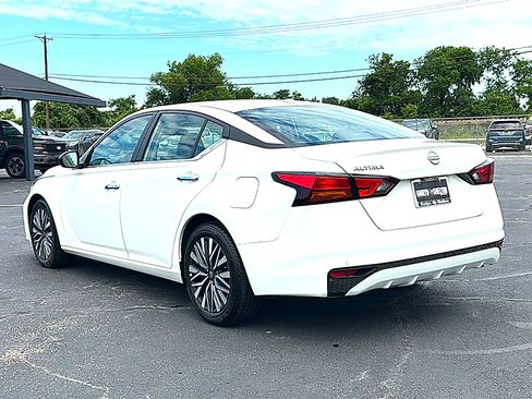 Used 2025 Nissan Altima 2.5 SV FWD image 6