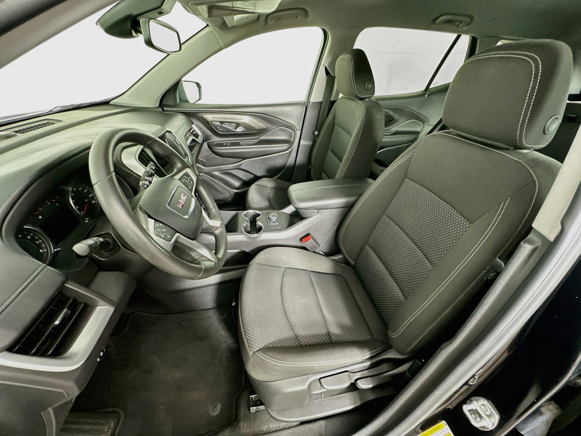 Used 2024 GMC Terrain SLE AWD/4WD image 12