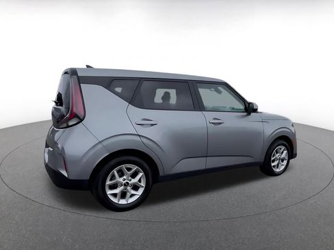 Used 2025 Kia Soul LX w/ LX Technology Package FWD image 15