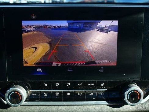 Used 2024 Chevrolet Colorado LT w/ LT Convenience Package III image 18