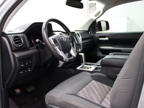 Used 2018 Toyota Tundra SR5 w/ SR5 Upgrade Package AWD/4WD image 7
