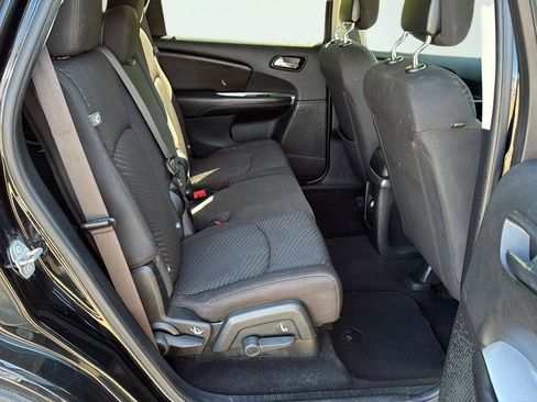 Used 2017 Dodge Journey SE w/ Flexible Seating Group FWD image 24