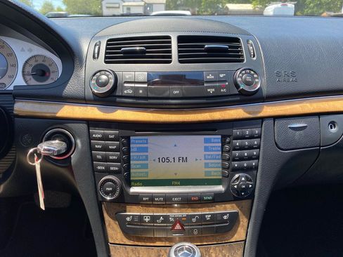 Used 2008 Mercedes-Benz E 350 4MATIC Sedan image 14