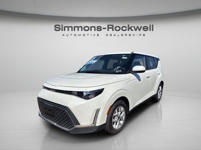 Used 2025 Kia Soul LX w/ LX Technology Package