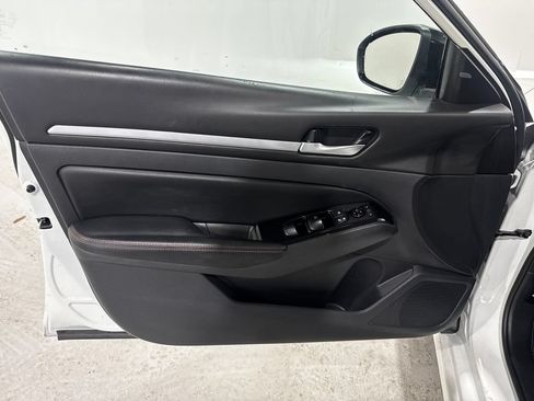 Used 2025 Nissan Altima 2.5 SR AWD/4WD image 18