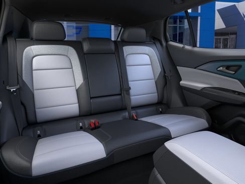 New 2026 Chevrolet Equinox EV LT image 19