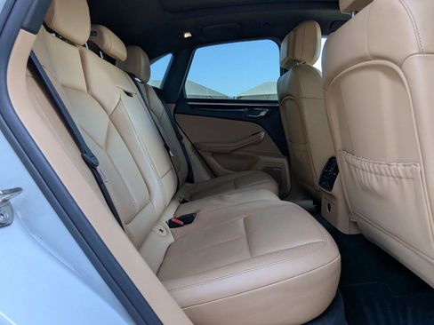 Used 2017 Porsche Macan image 23