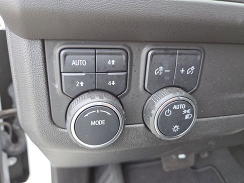 Used 2023 Chevrolet Tahoe Z71 w/ Luxury Package AWD/4WD image 6