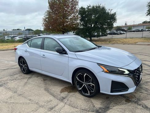 Used 2024 Nissan Altima 2.5 SR FWD image 22