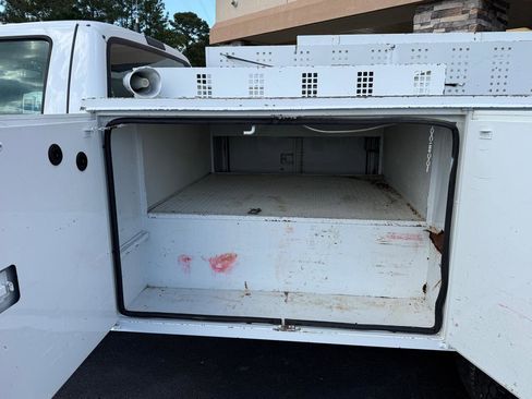 Used 2004 Ford F450 4x4 Regular Cab Super Duty image 10