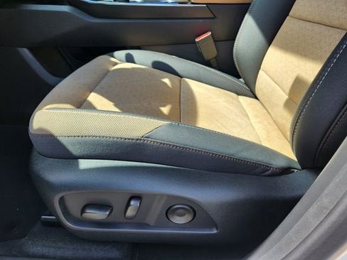 New 2026 Chevrolet Equinox ACTIV w/ Convenience Package III AWD/4WD image 7