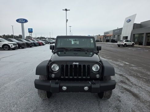Used 2018 Jeep Wrangler Sport w/ Connectivity Group image 2