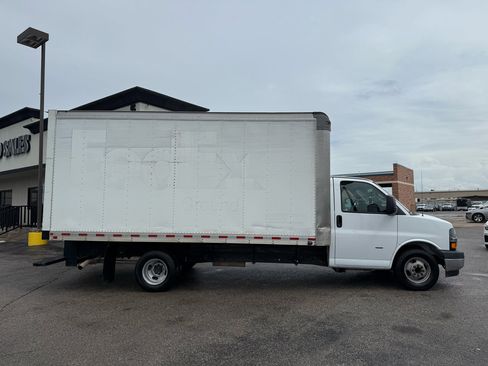 Used 2020 Chevrolet Express 3500 Extended w/ Power Convenience Package image 5