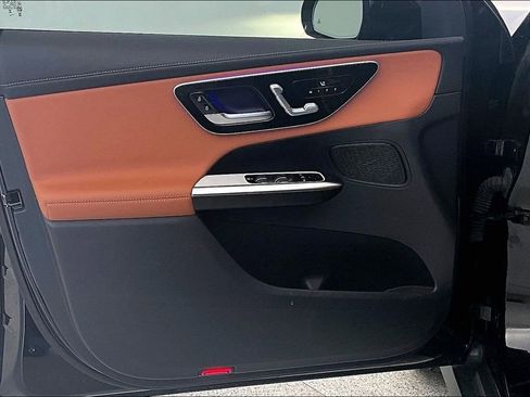 Used 2024 Mercedes-Benz GLC 300 GLC 300 image 23