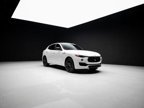 Used 2022 Maserati Levante GT AWD/4WD image 90