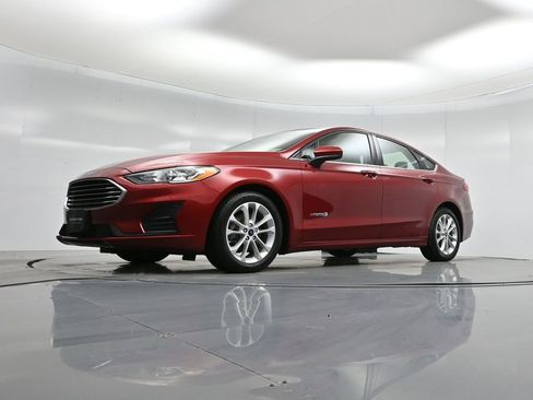 Certified 2019 Ford Fusion SE image 46