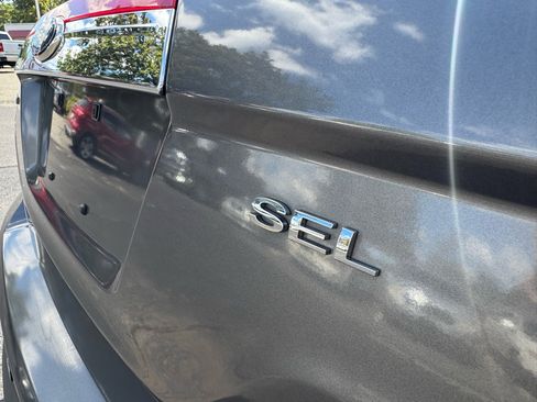 Used 2011 Ford Fusion SEL w/ Moons & Tunes Pkg image 27