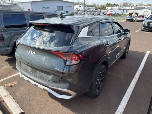 Used 2023 Kia Sportage LX image 2