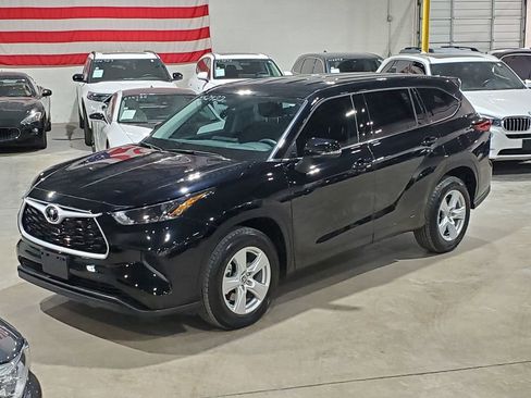 Used 2022 Toyota Highlander L image 40