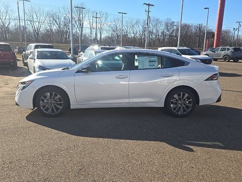 New 2026 Nissan Sentra SL image 4