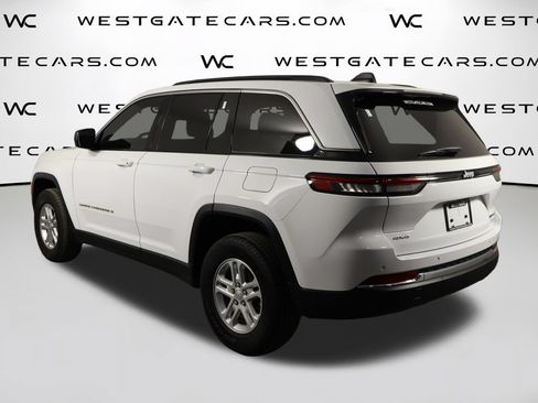 Used 2025 Jeep Grand Cherokee Laredo w/ Luxury Tech Group I AWD/4WD image 41