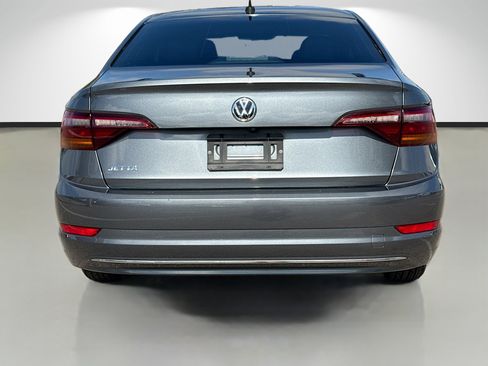 Used 2019 Volkswagen Jetta SE image 4