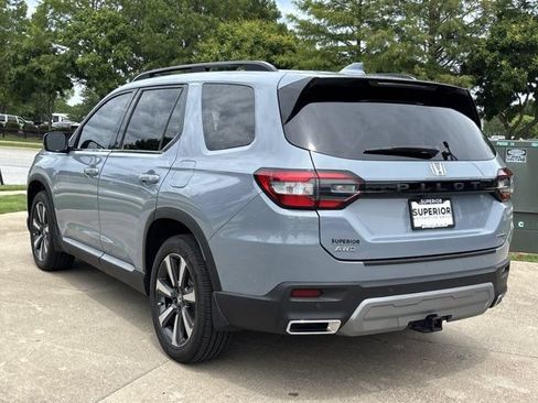 Used 2023 Honda Pilot Touring image 11