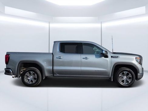 Used 2025 GMC Sierra 1500 SLT AWD/4WD image 2